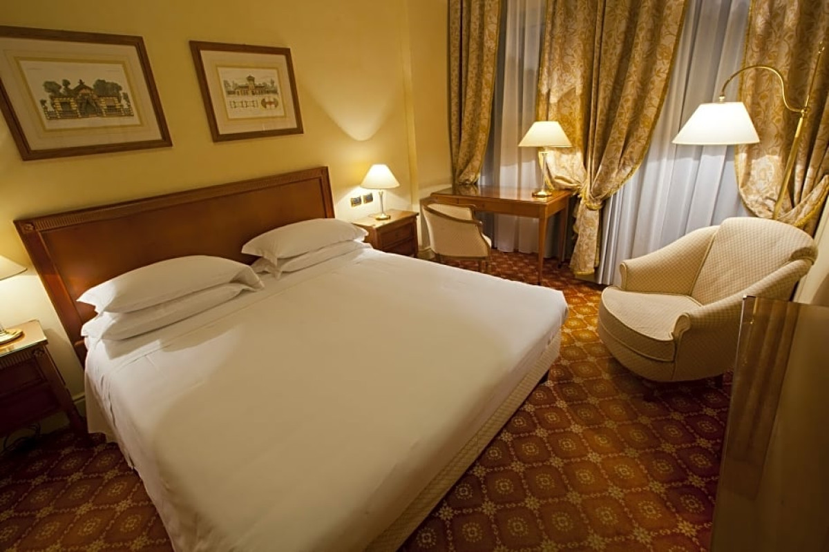 HOTEL PALACE