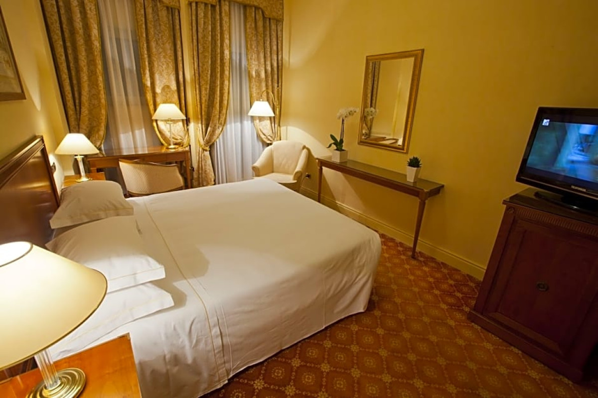 HOTEL PALACE