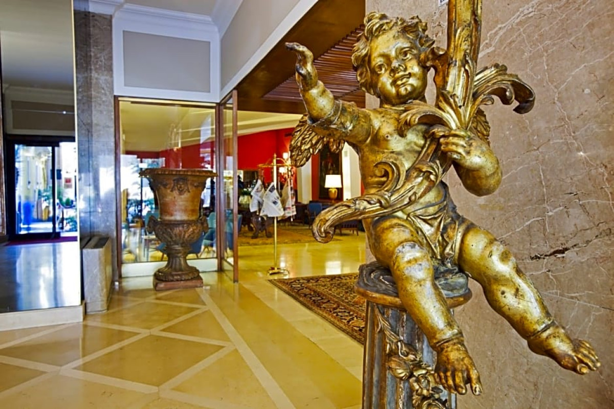 HOTEL PALACE