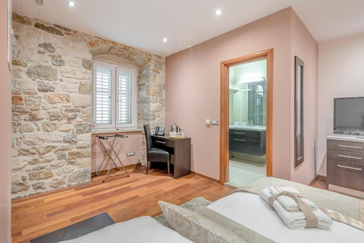 Palace Suites Heritage Hotel