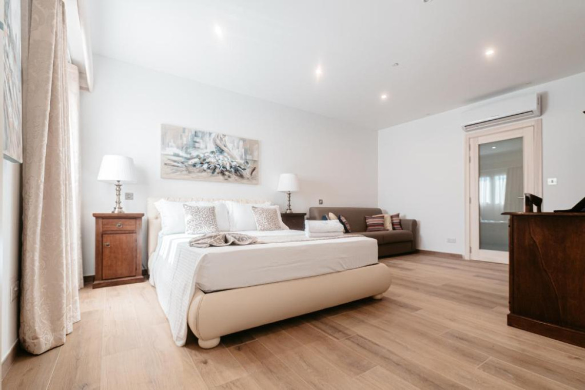 Palazzo Violetta Boutique Hotel