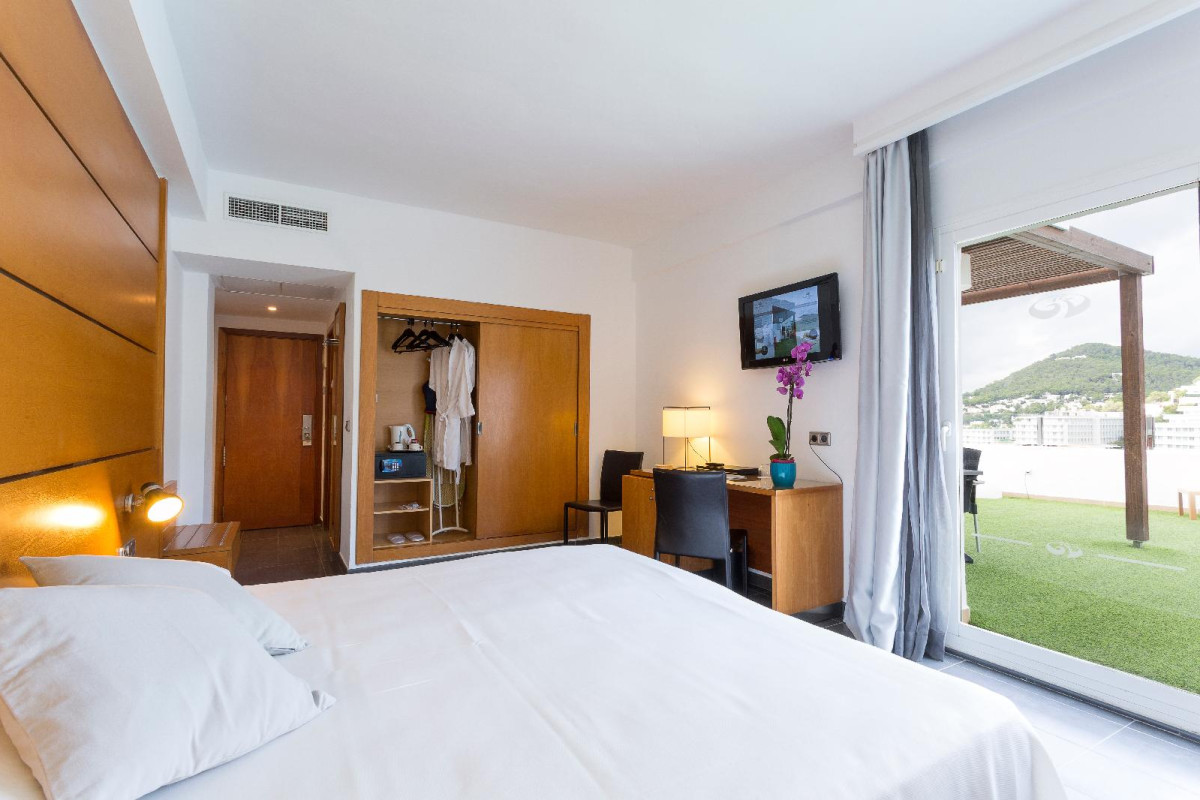 Palladium Hotel Cala Llonga - Adults Only