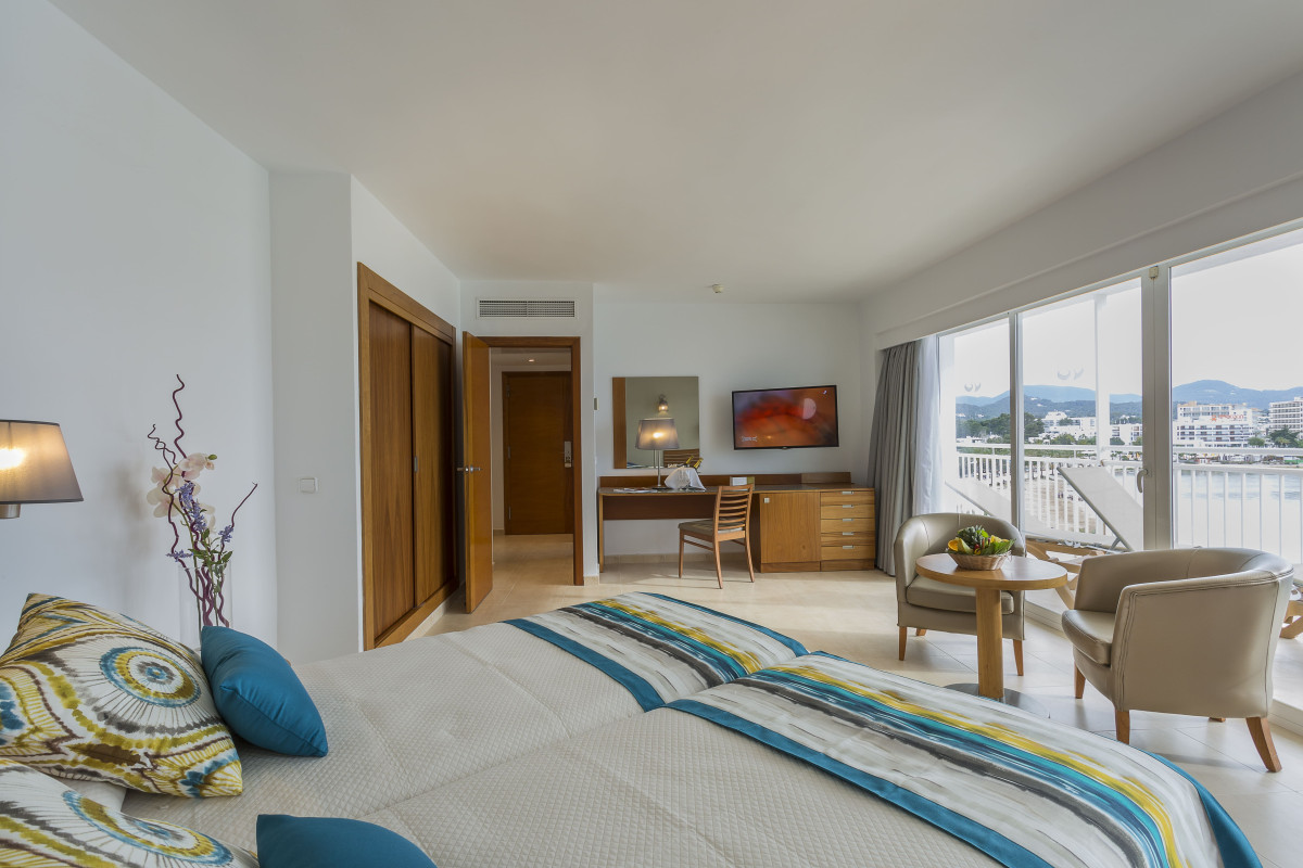 Only YOU Hotel Ibiza Palmyra