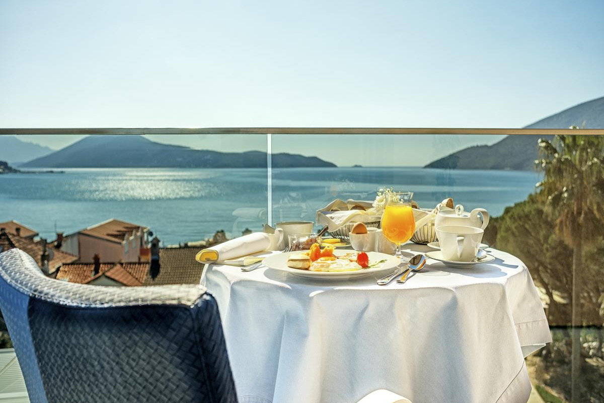 Palmon Bay Hotel & Spa