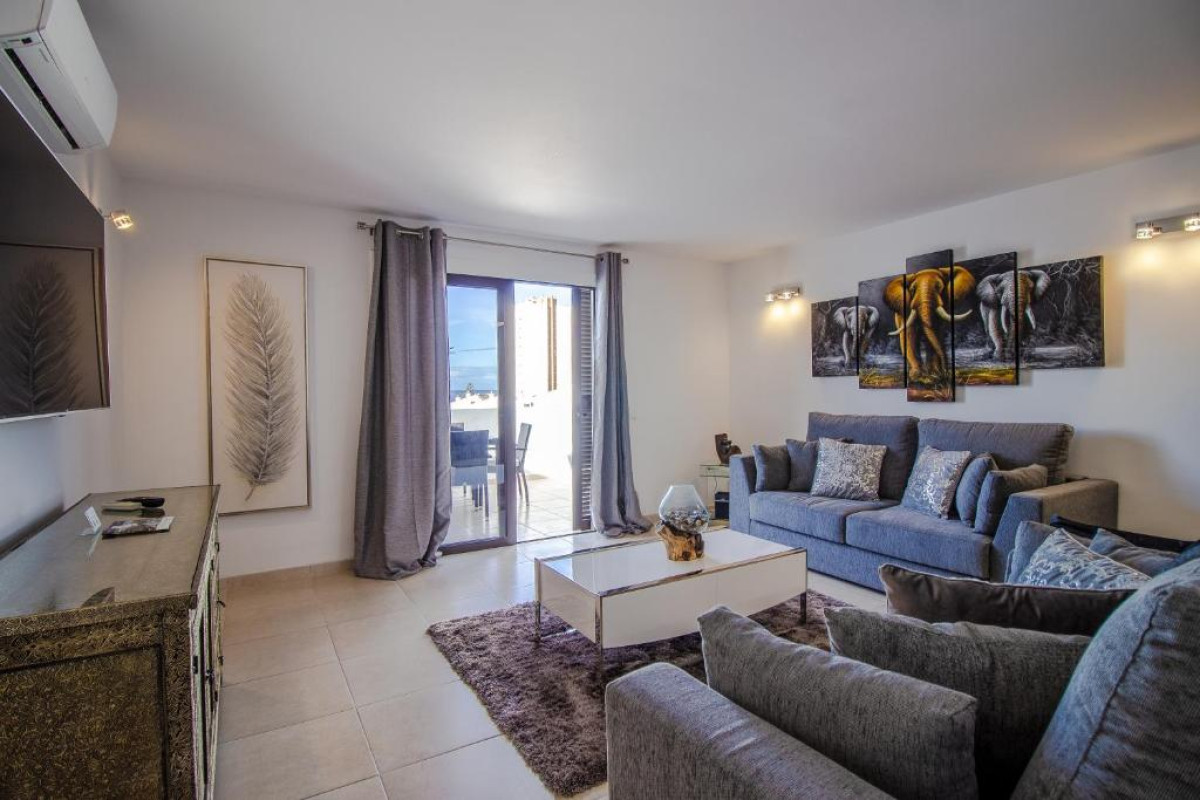 Paloma Beach Apartments