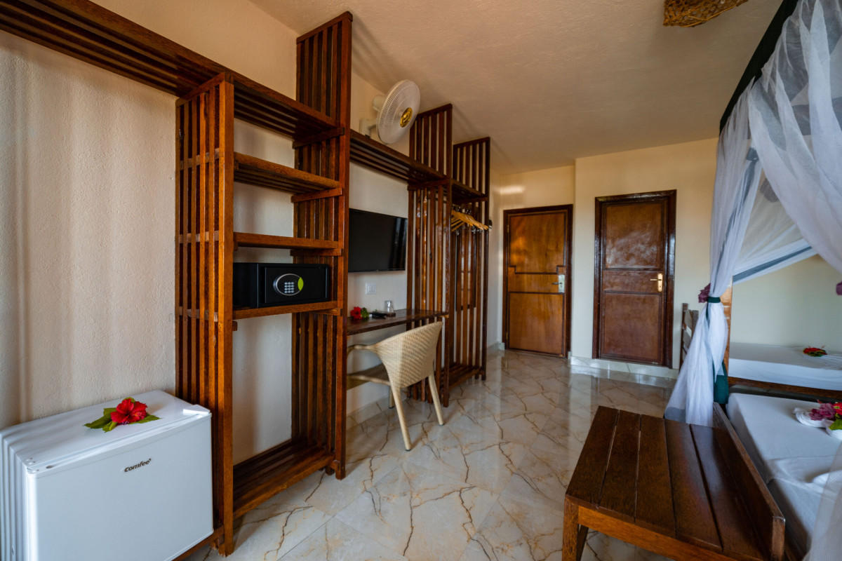 Palumbo Waves Resort