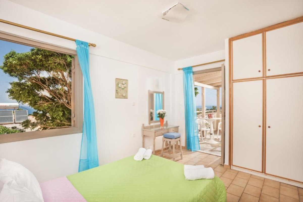 Panorama-Seaview Studios & Apartments