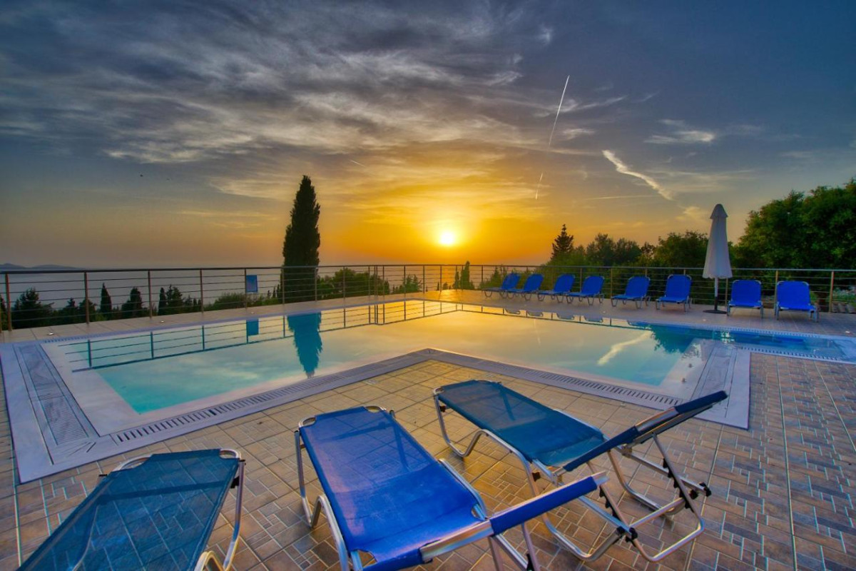 Panoramic Sunset Studios