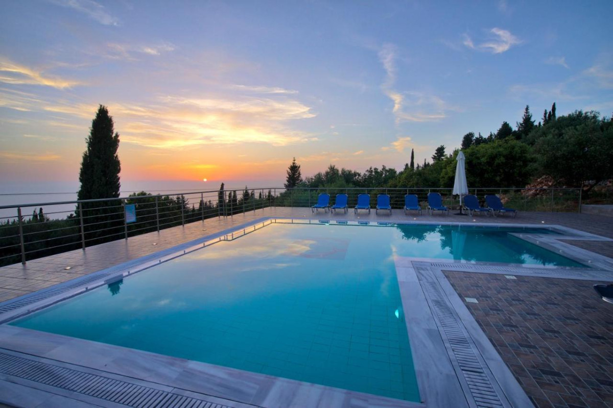 Panoramic Sunset Studios
