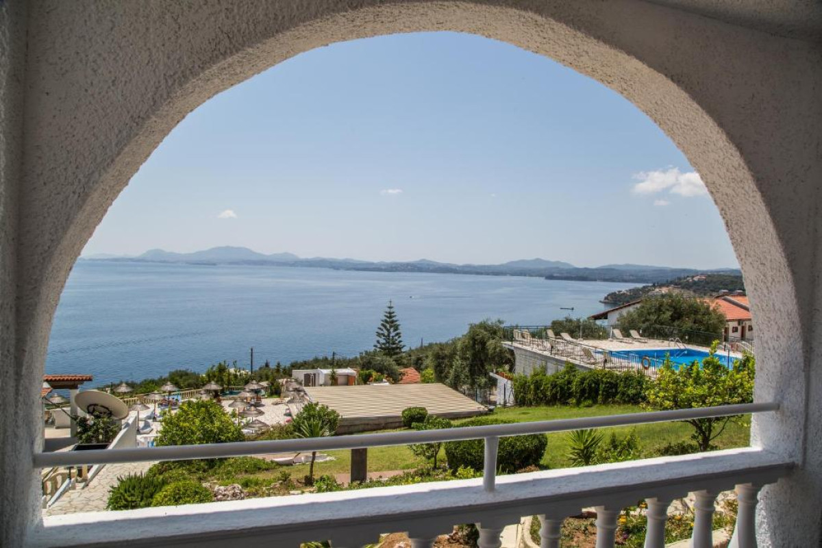 PANTOKRATOR HOTEL - BARBATI