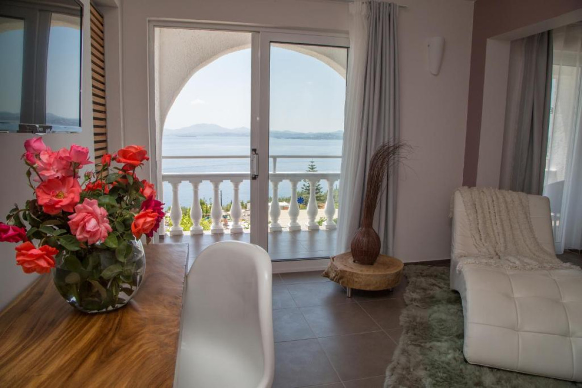 PANTOKRATOR HOTEL - BARBATI