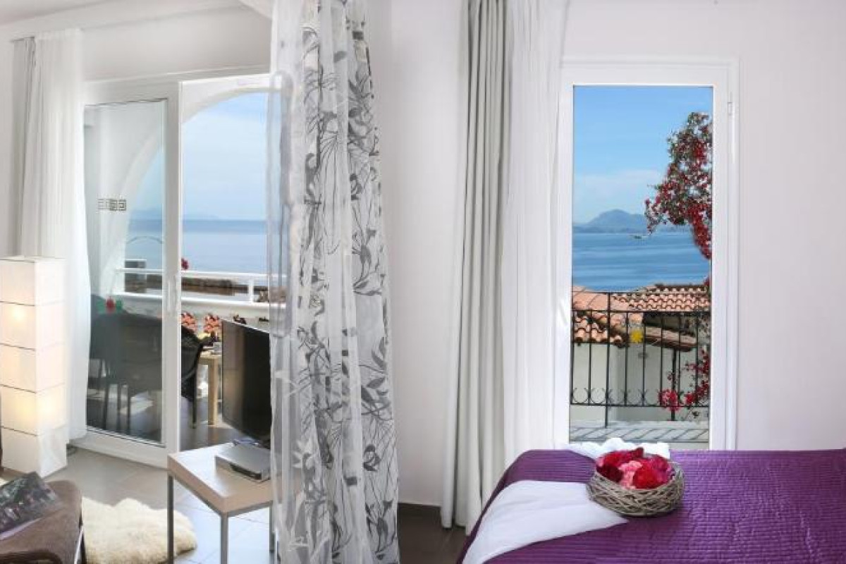 PANTOKRATOR HOTEL - BARBATI
