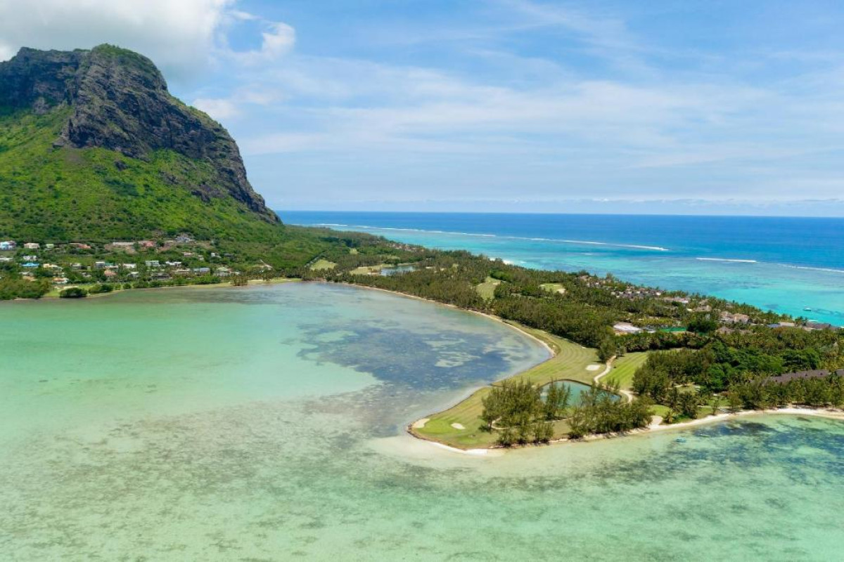 Paradis Beachcomber Golf Resort and Spa