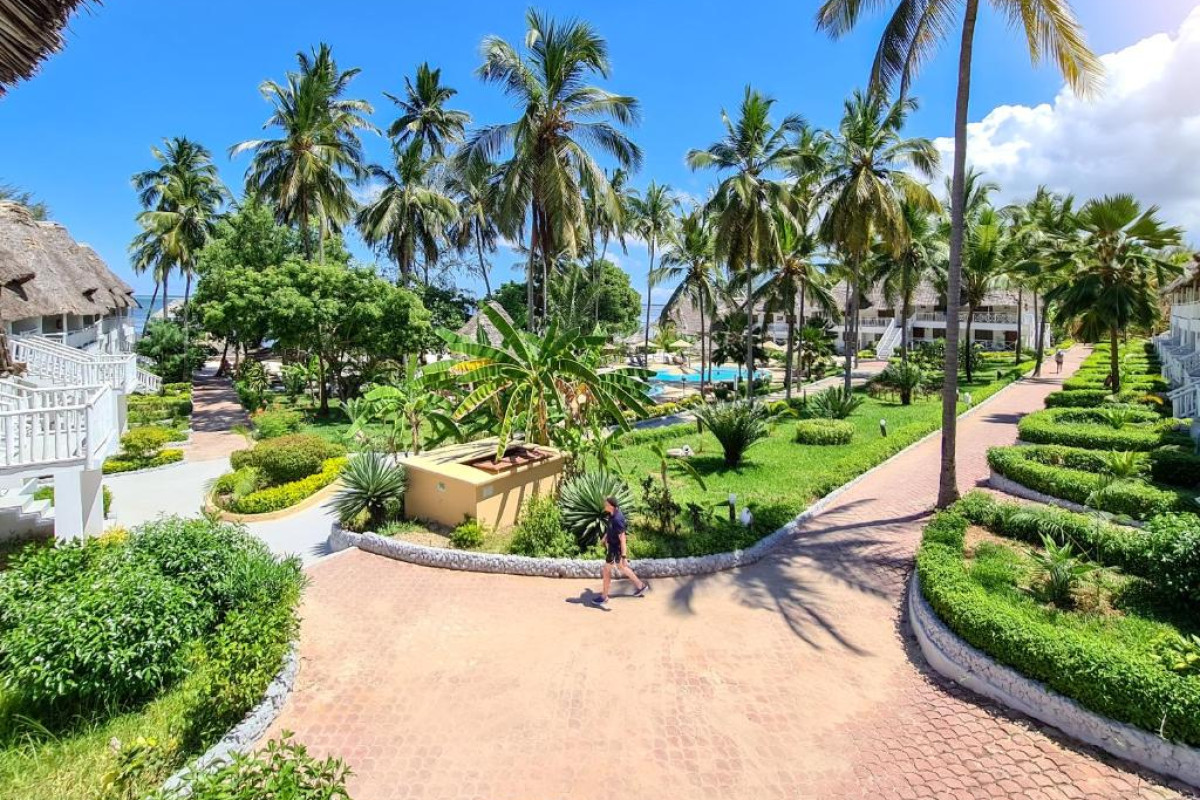 Paradise Beach Resort & Spa