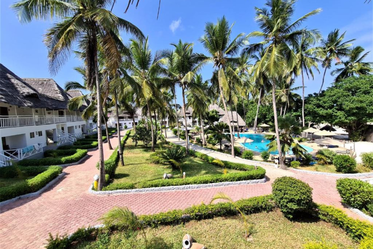 Paradise Beach Resort & Spa