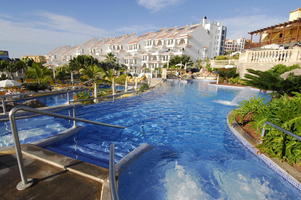 PARADISE PARK FUN LIFESTYLE HOTEL