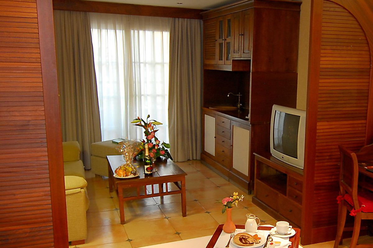 PARADISE PARK FUN LIFESTYLE HOTEL