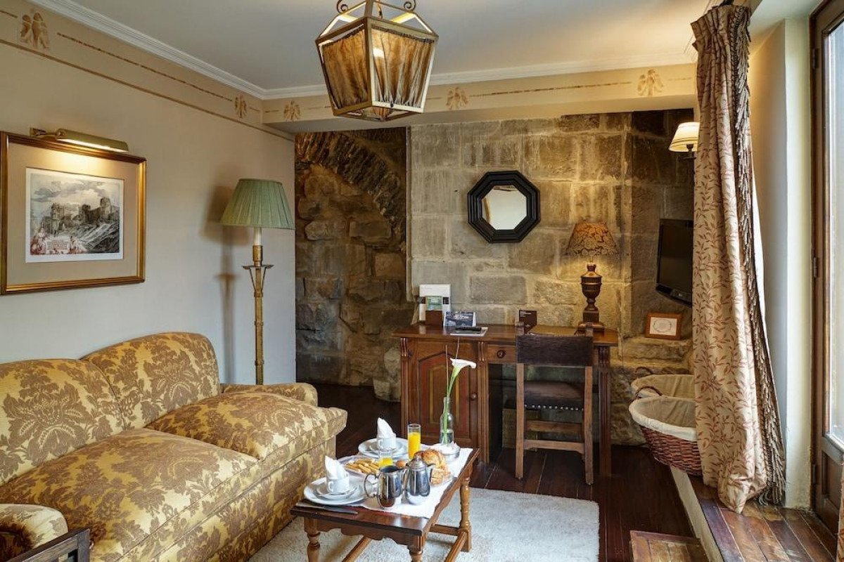 Parador De Olite