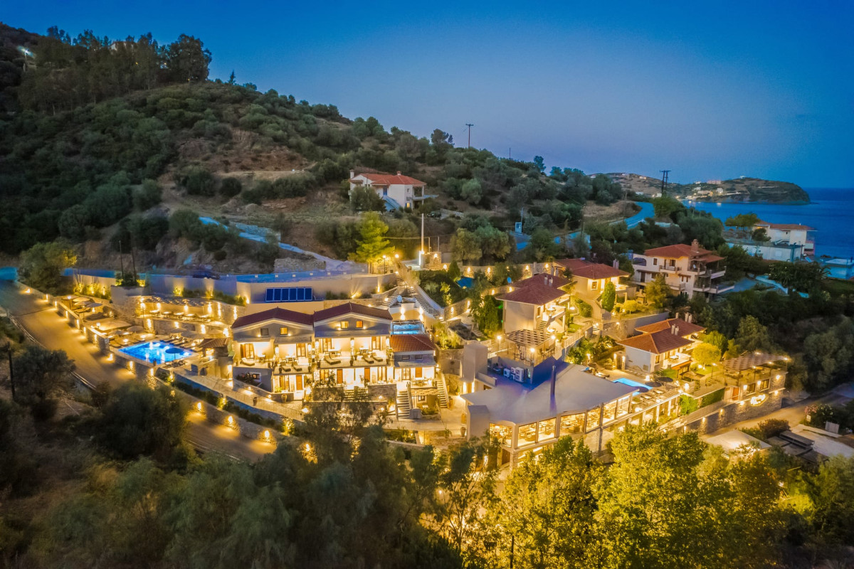 PARAMITHENIO VILLAGE BEACH RESORT