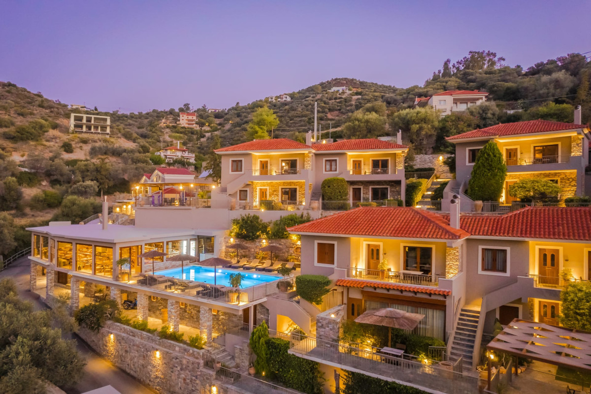 PARAMITHENIO VILLAGE BEACH RESORT