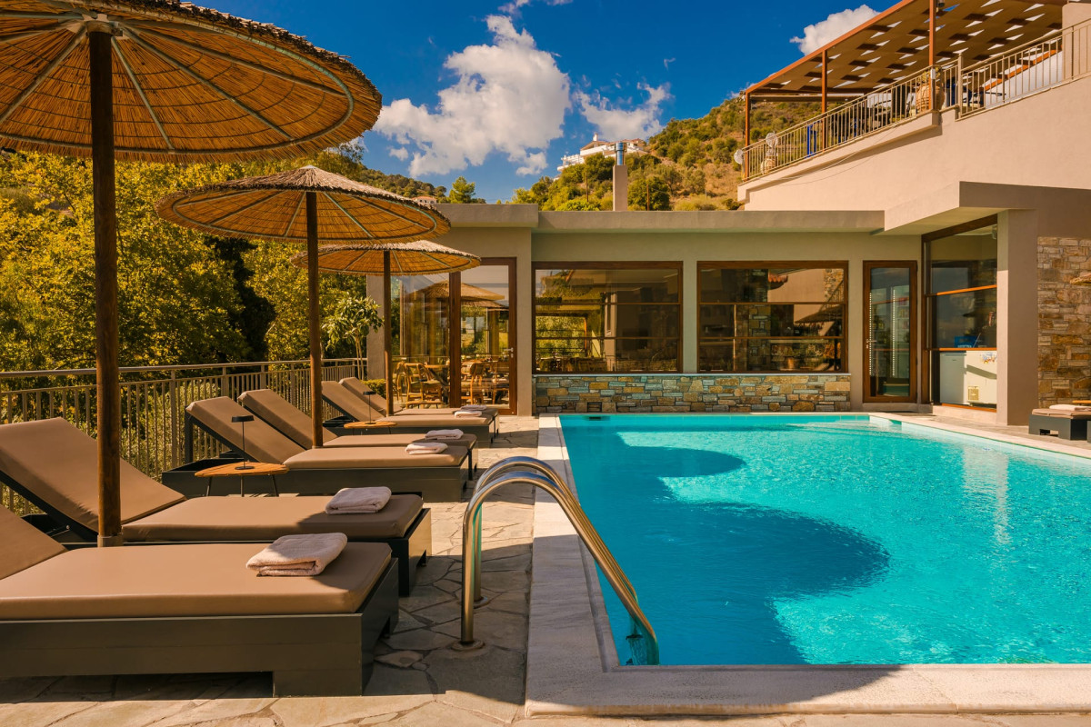 PARAMITHENIO VILLAGE BEACH RESORT