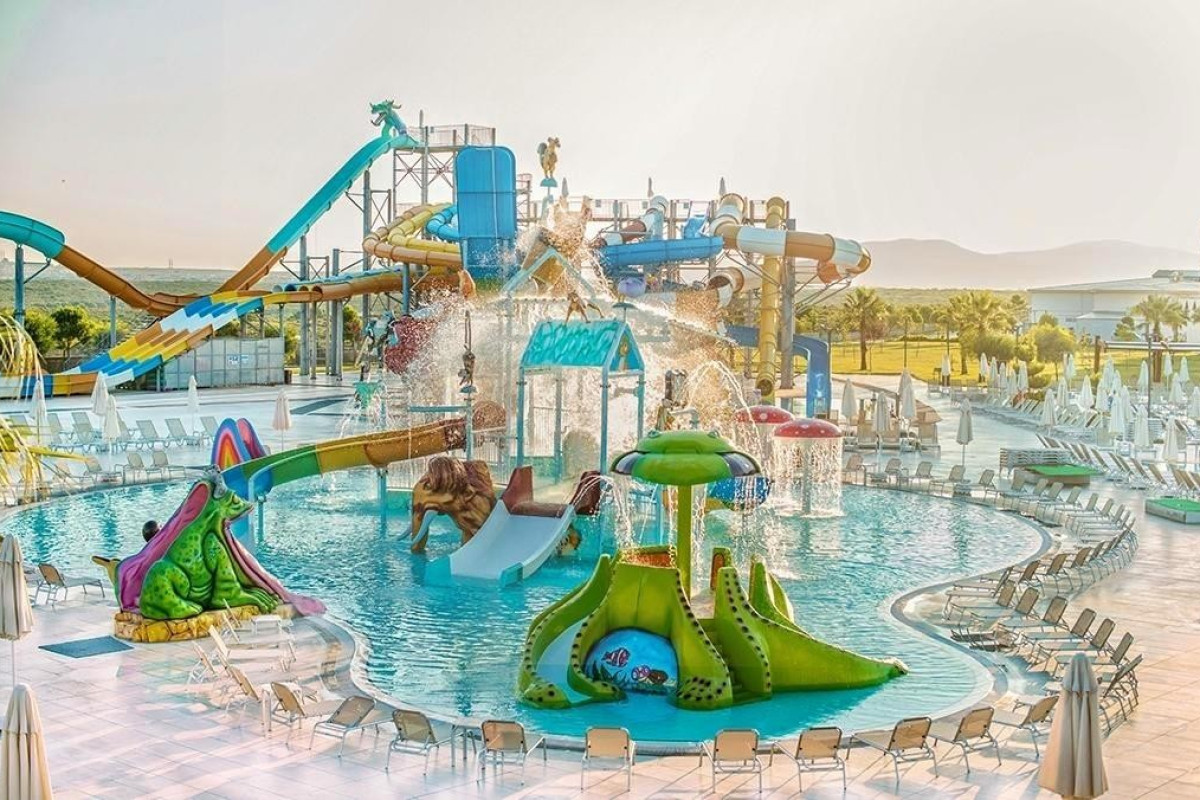 Aquasis Deluxe Resort Spa