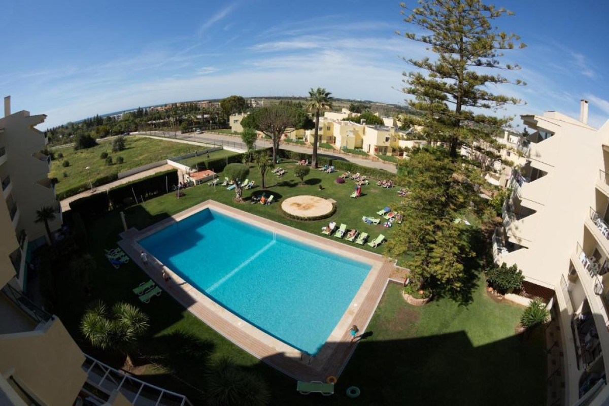 Parque Mourabel, Oasis Village and Pe do Lago