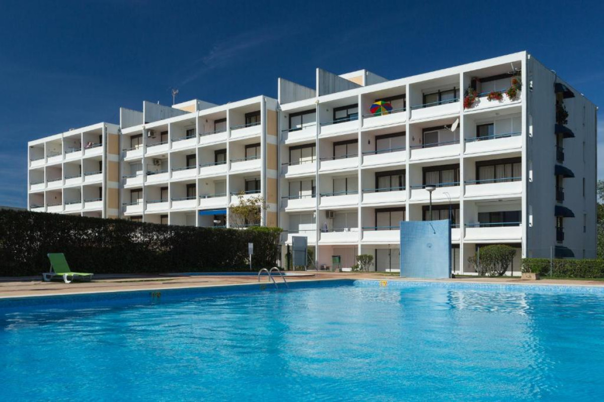 Parque Mourabel, Oasis Village and Pe do Lago