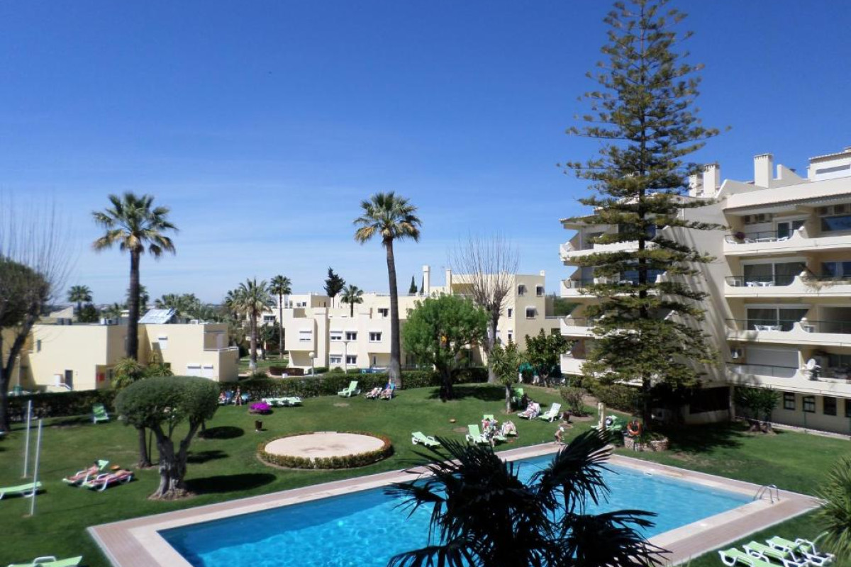 Parque Mourabel, Oasis Village and Pe do Lago