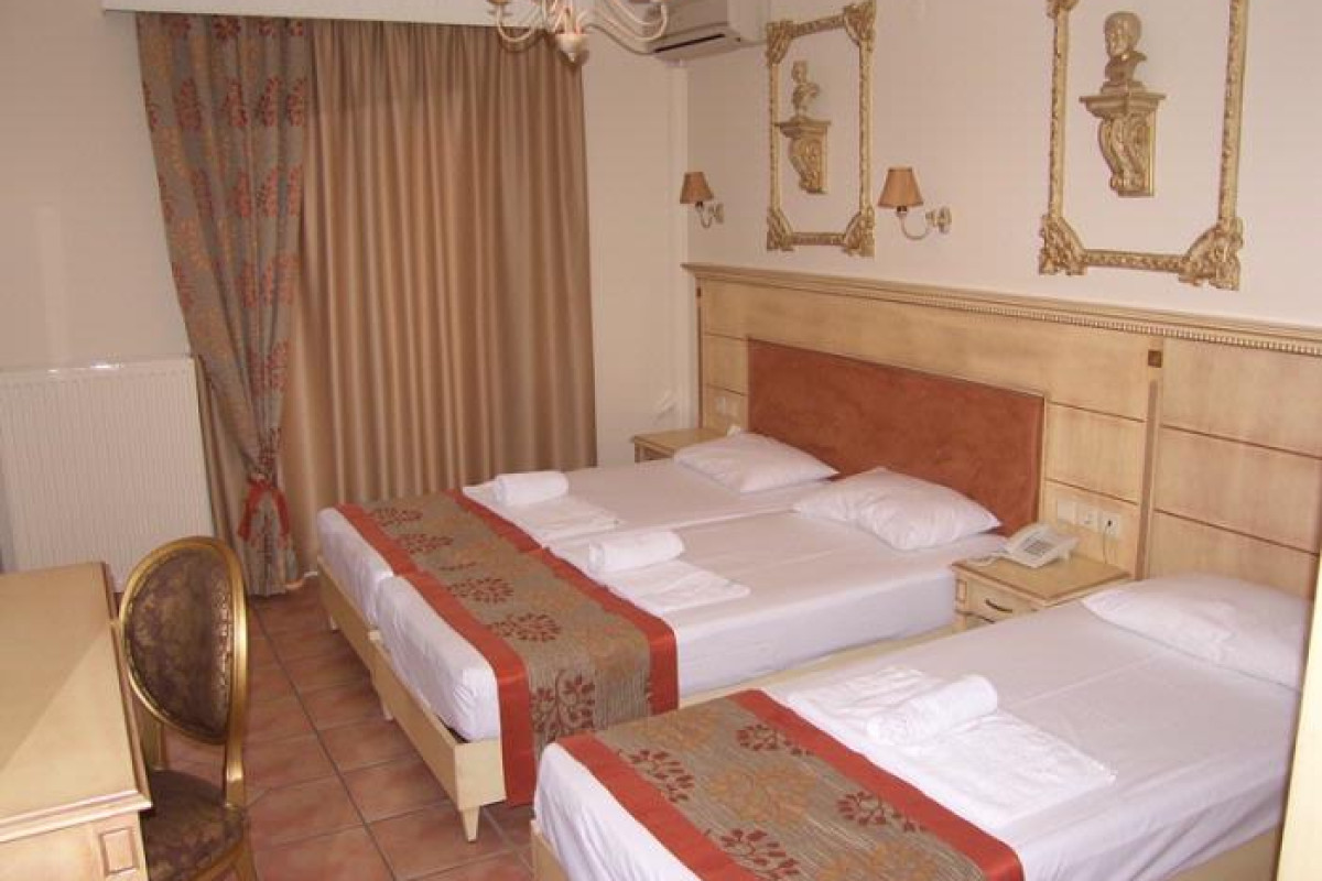 Parthenon Art Hotel