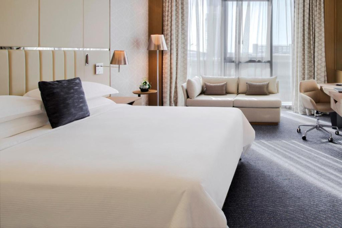Hotel Pearl Rotana Capital Centre