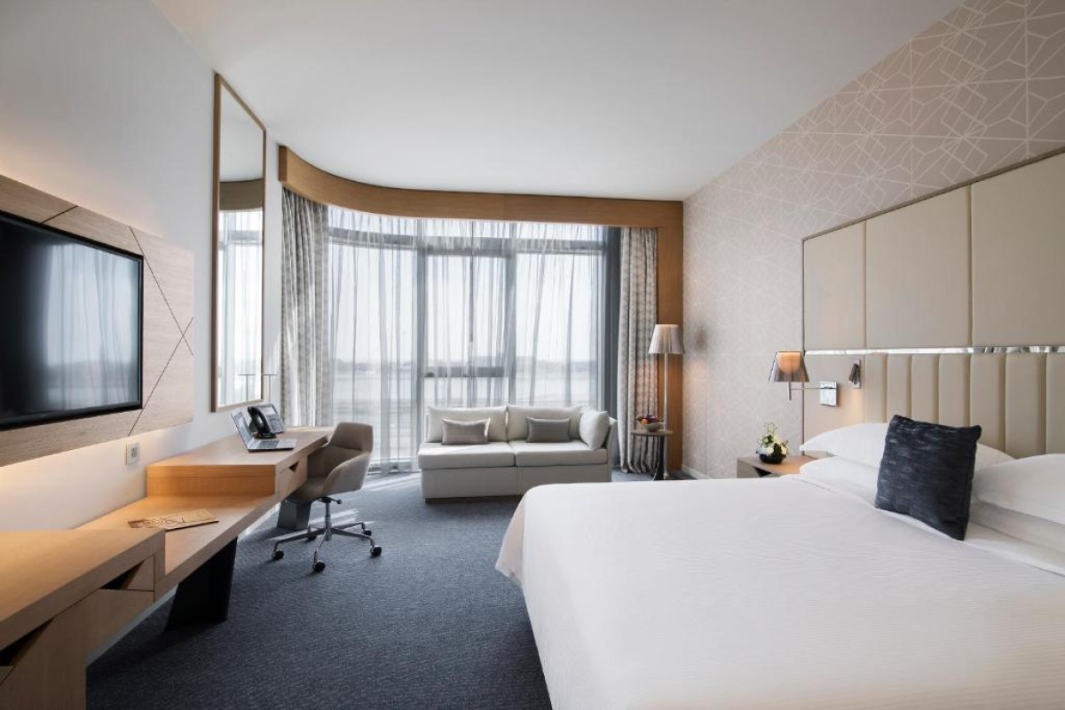 Hotel Pearl Rotana Capital Centre