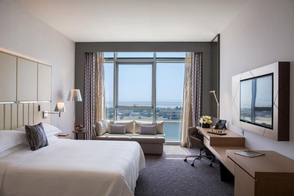 Hotel Pearl Rotana Capital Centre