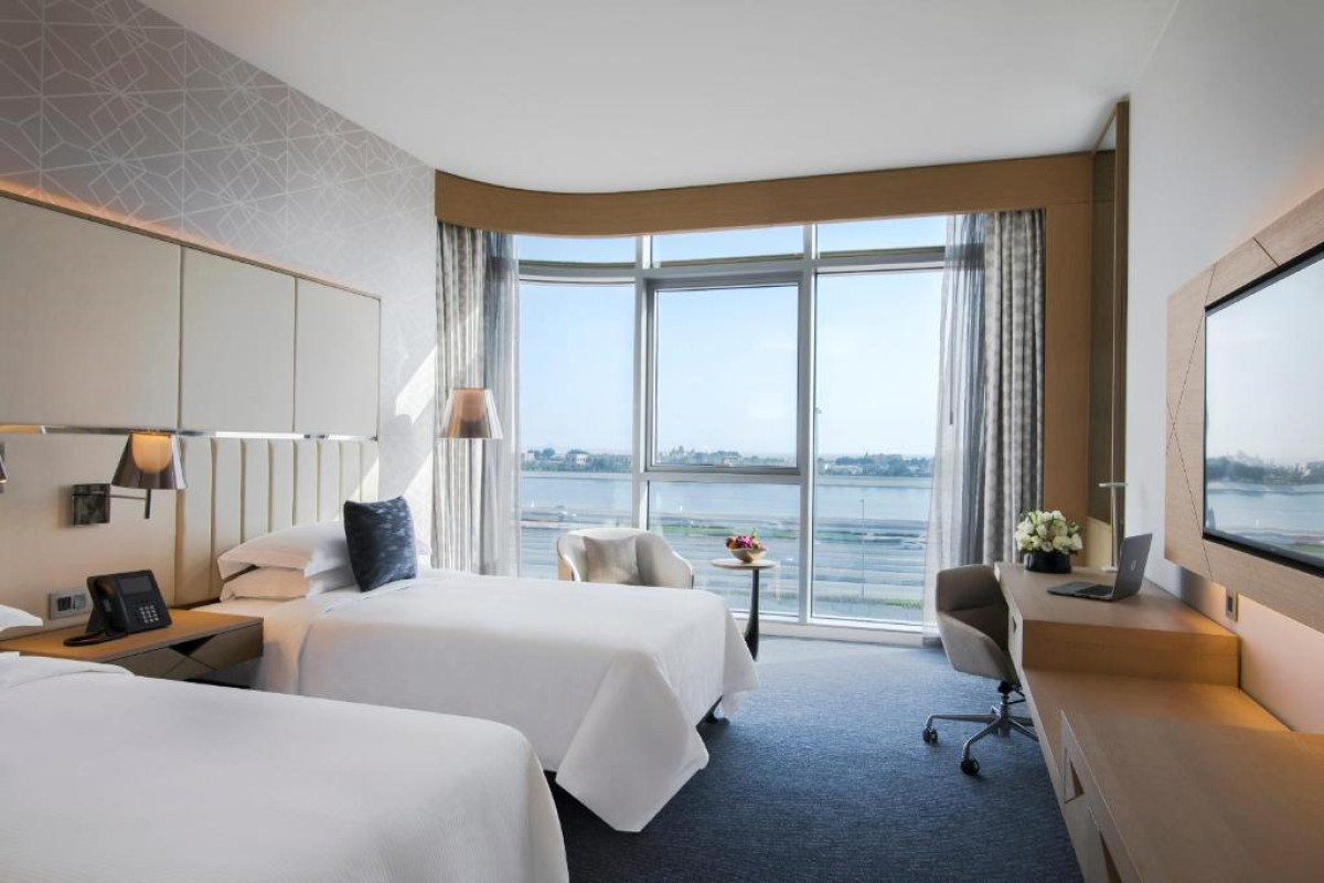 Hotel Pearl Rotana Capital Centre