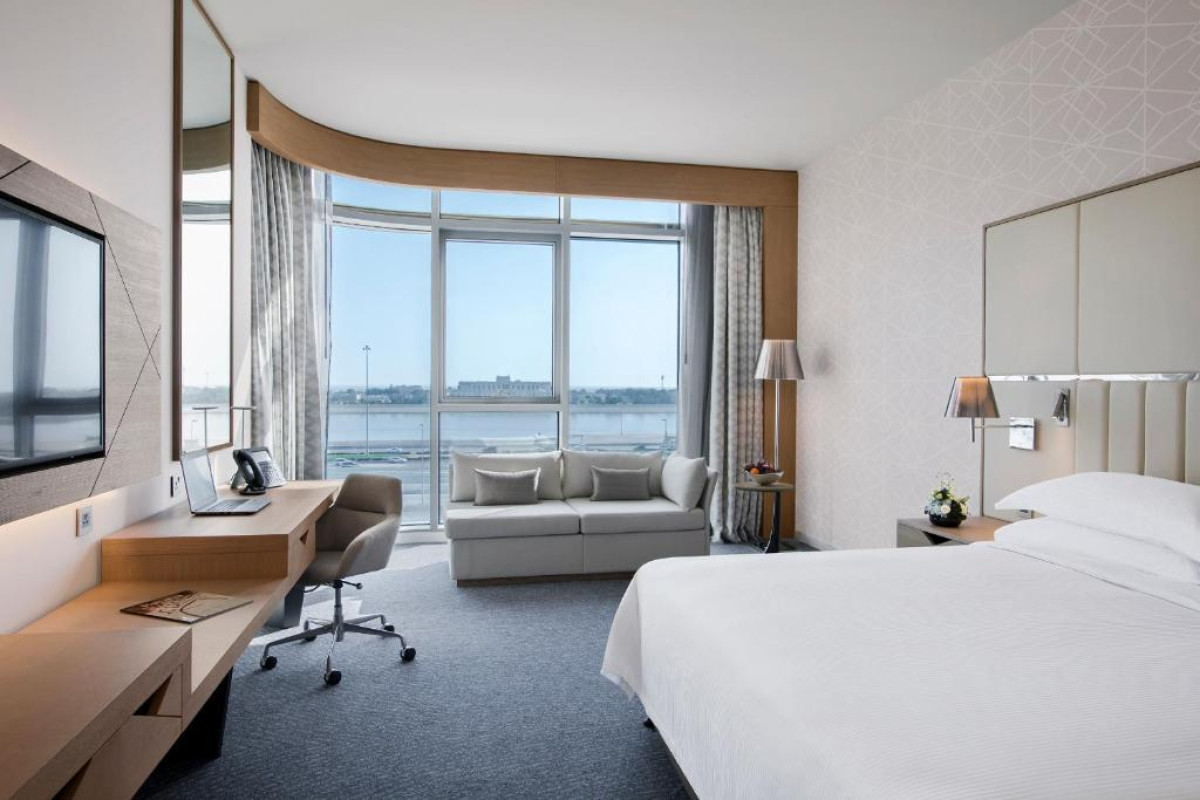 Hotel Pearl Rotana Capital Centre