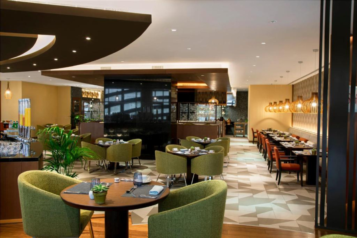Hotel Pearl Rotana Capital Centre