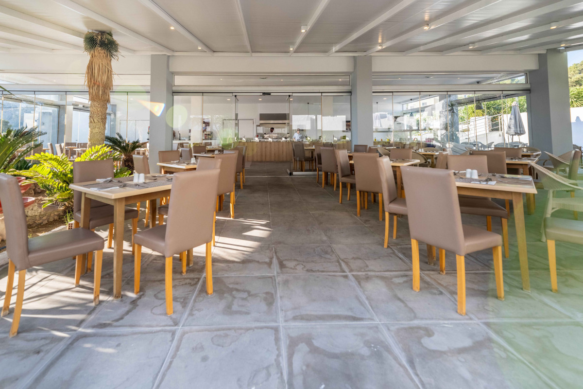 Pefkos Breeze Family Resort and Spa