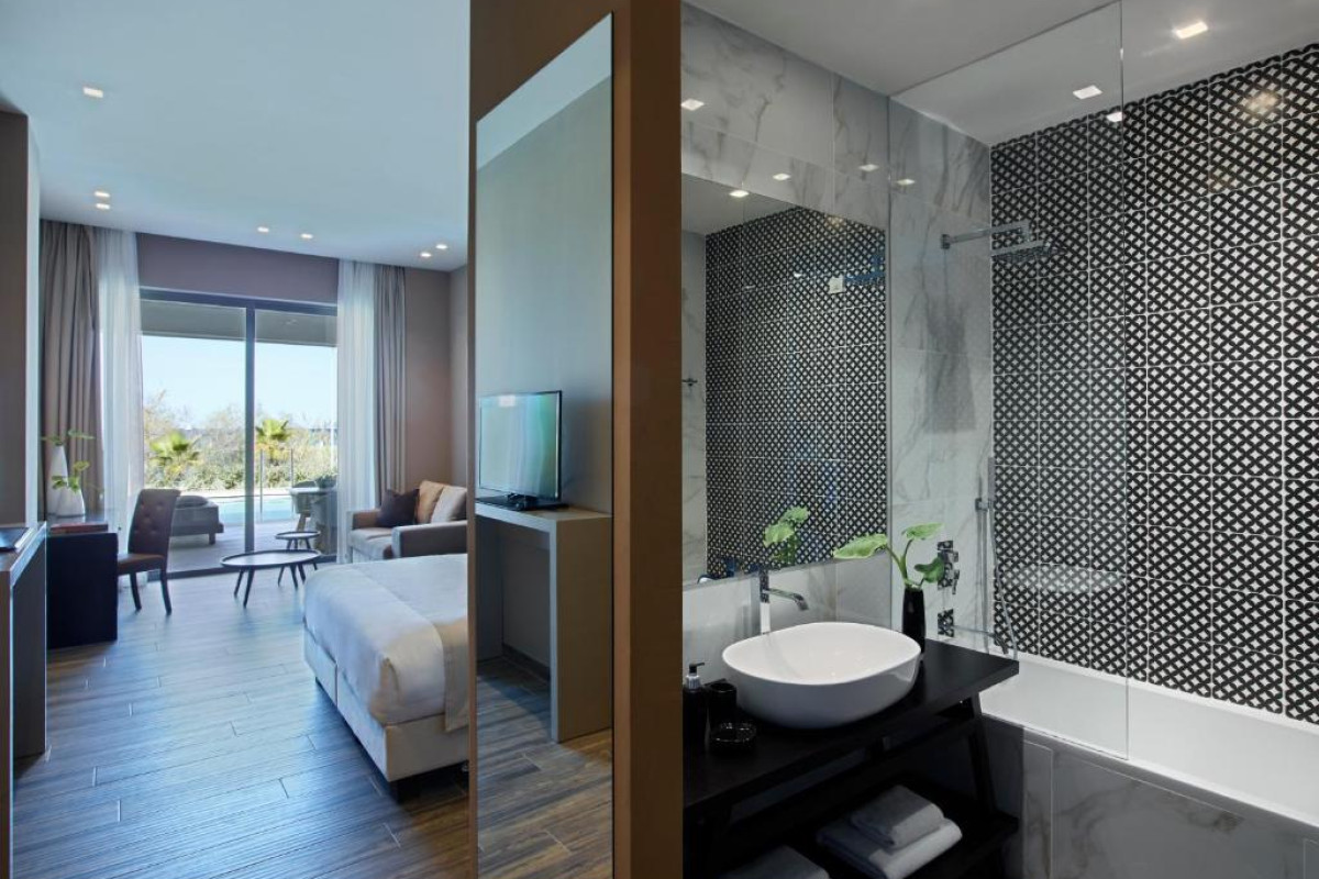 Pelagos Suites Hotel & Spa