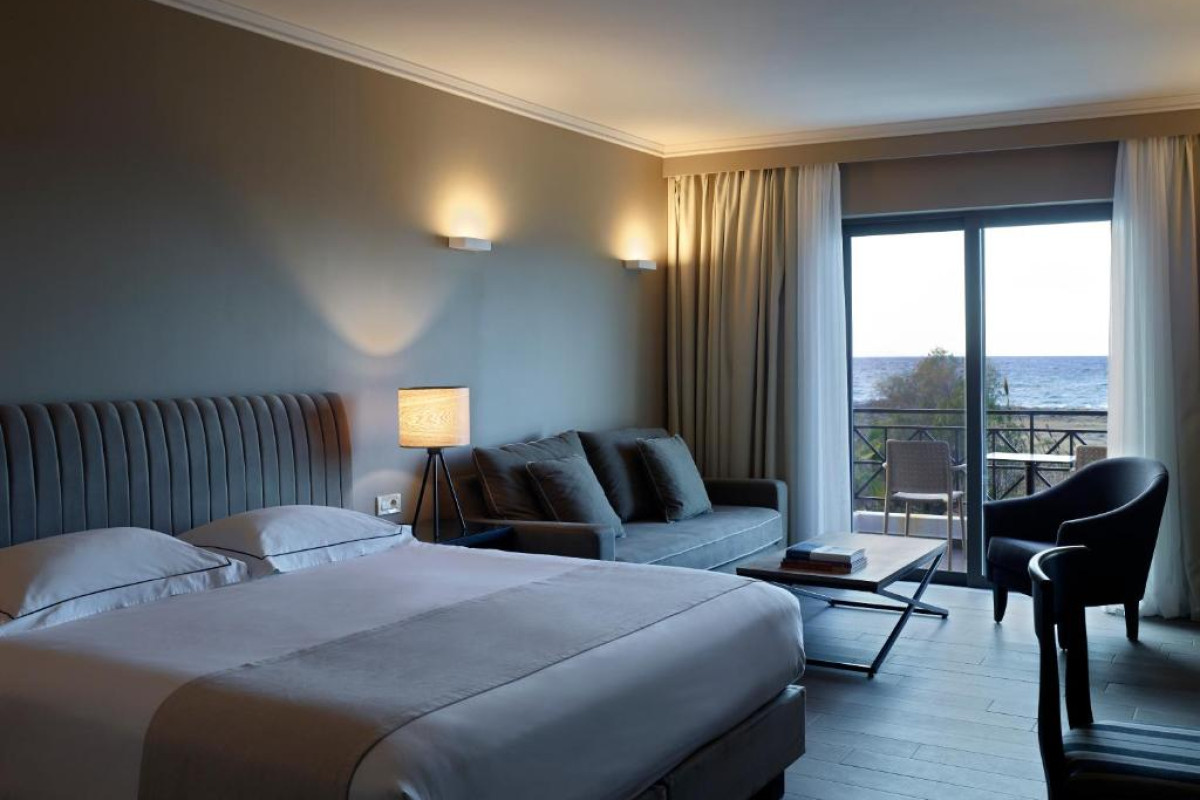 Pelagos Suites Hotel & Spa