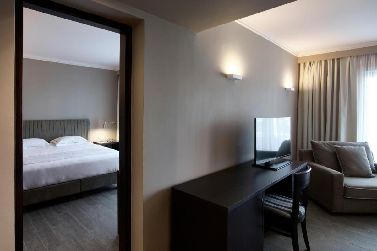 Pelagos Suites Hotel & Spa