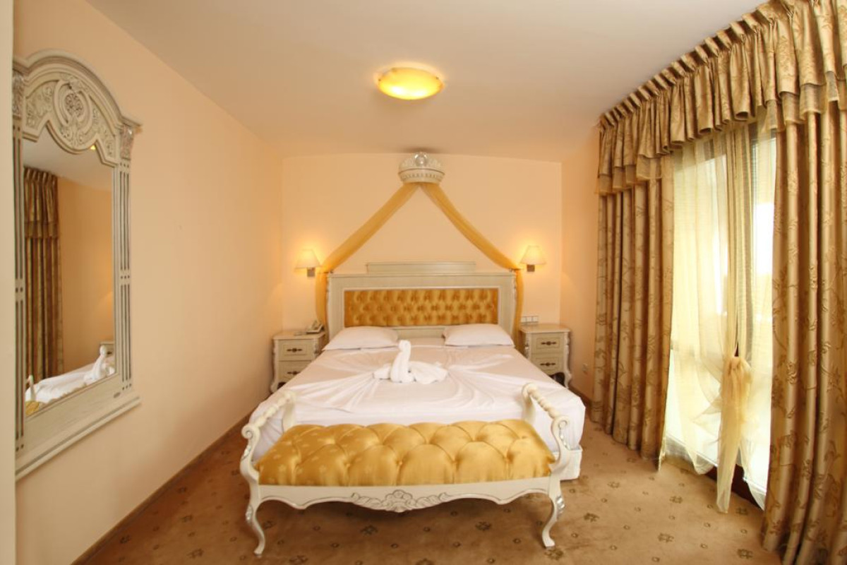 PELIKAN HOTEL