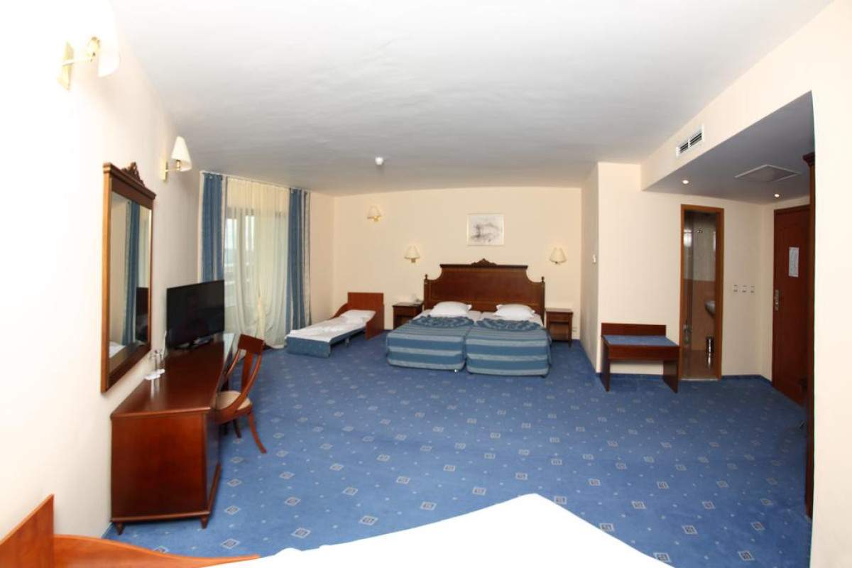 PELIKAN HOTEL