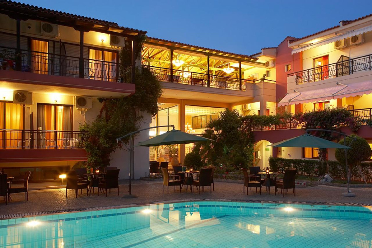 Pelli Hotel
