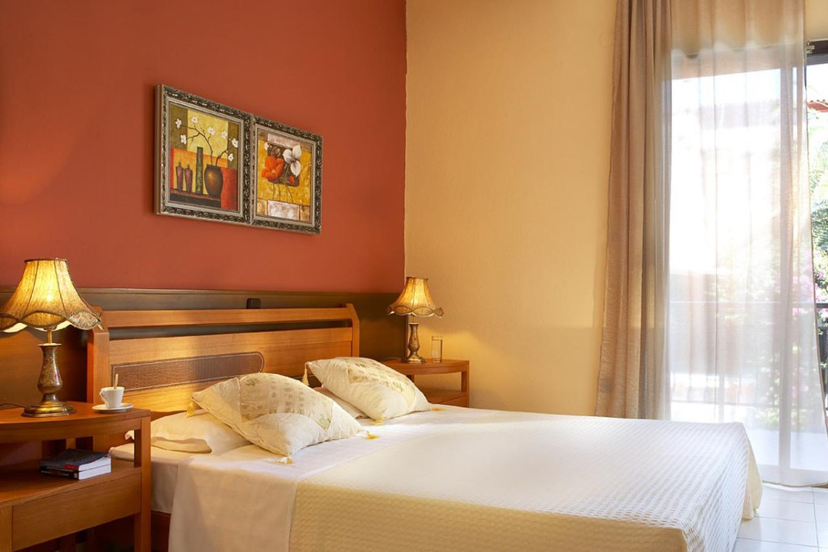Pelli Hotel
