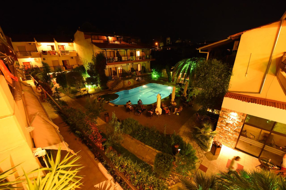 Pelli Hotel