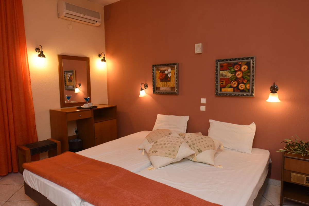 Pelli Hotel