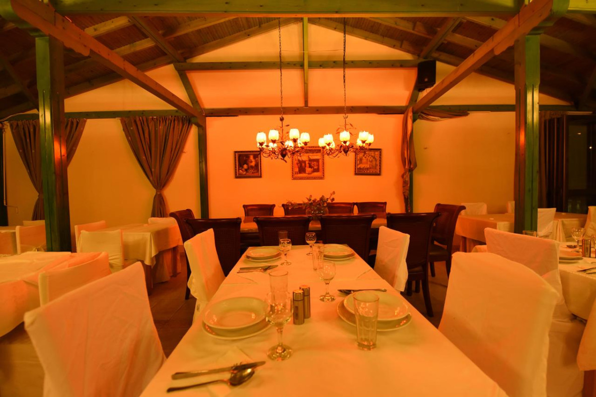 Pelli Hotel