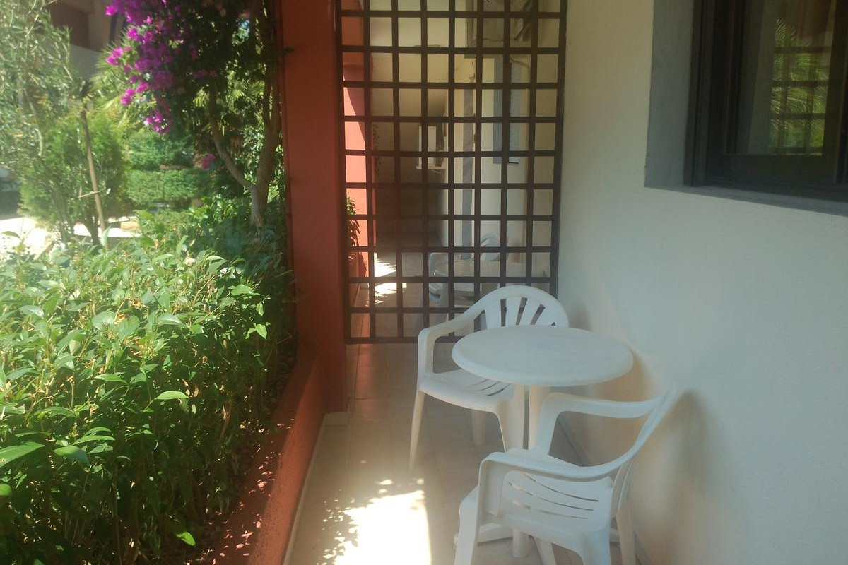 Pelli Hotel