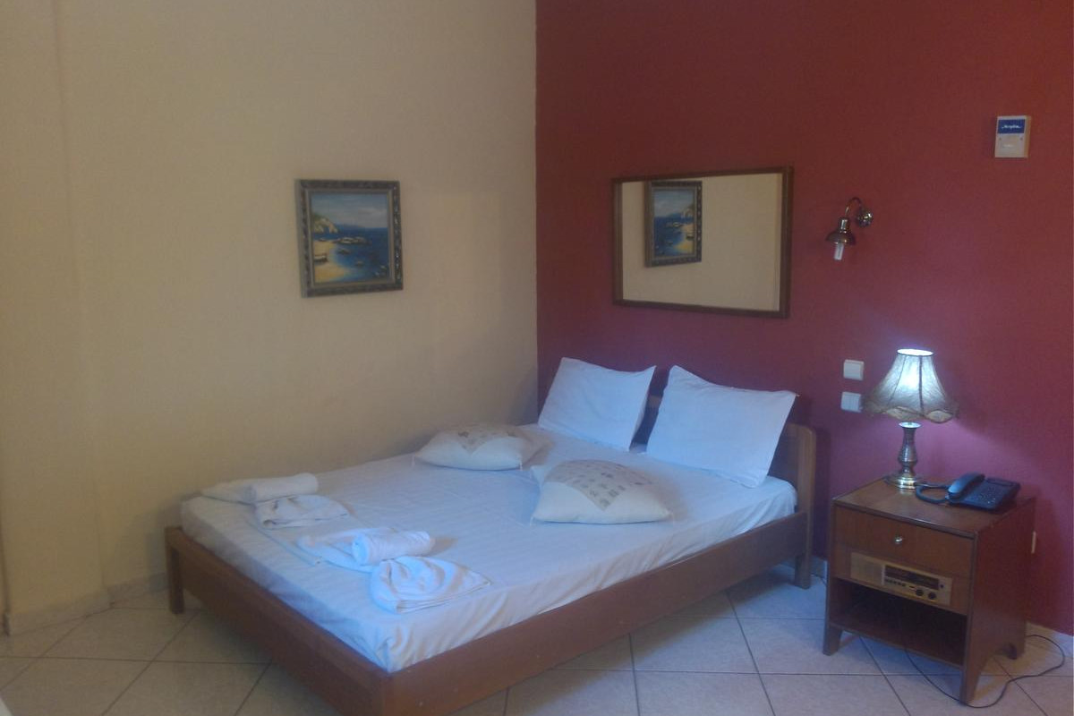 Pelli Hotel