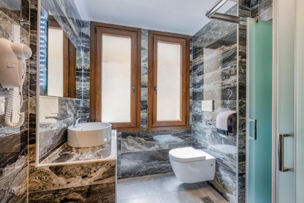 Penelope Luxury Suites